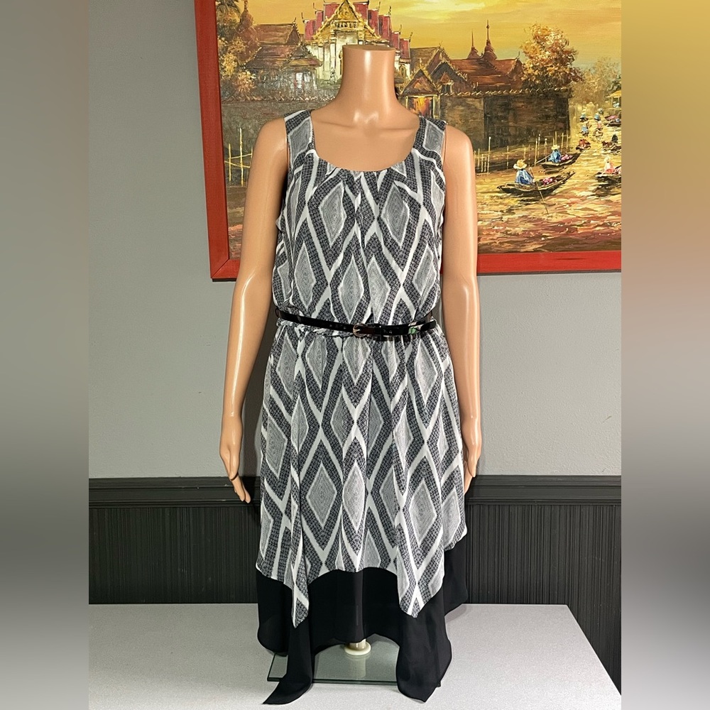 AB Studio Black and White Geometric Handkerchief Hem Dress